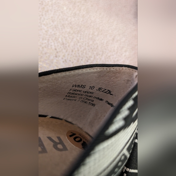 Report Jezzica Black and White Print D'Orsay Pointed Flats size 10 - Picture 8 of 8